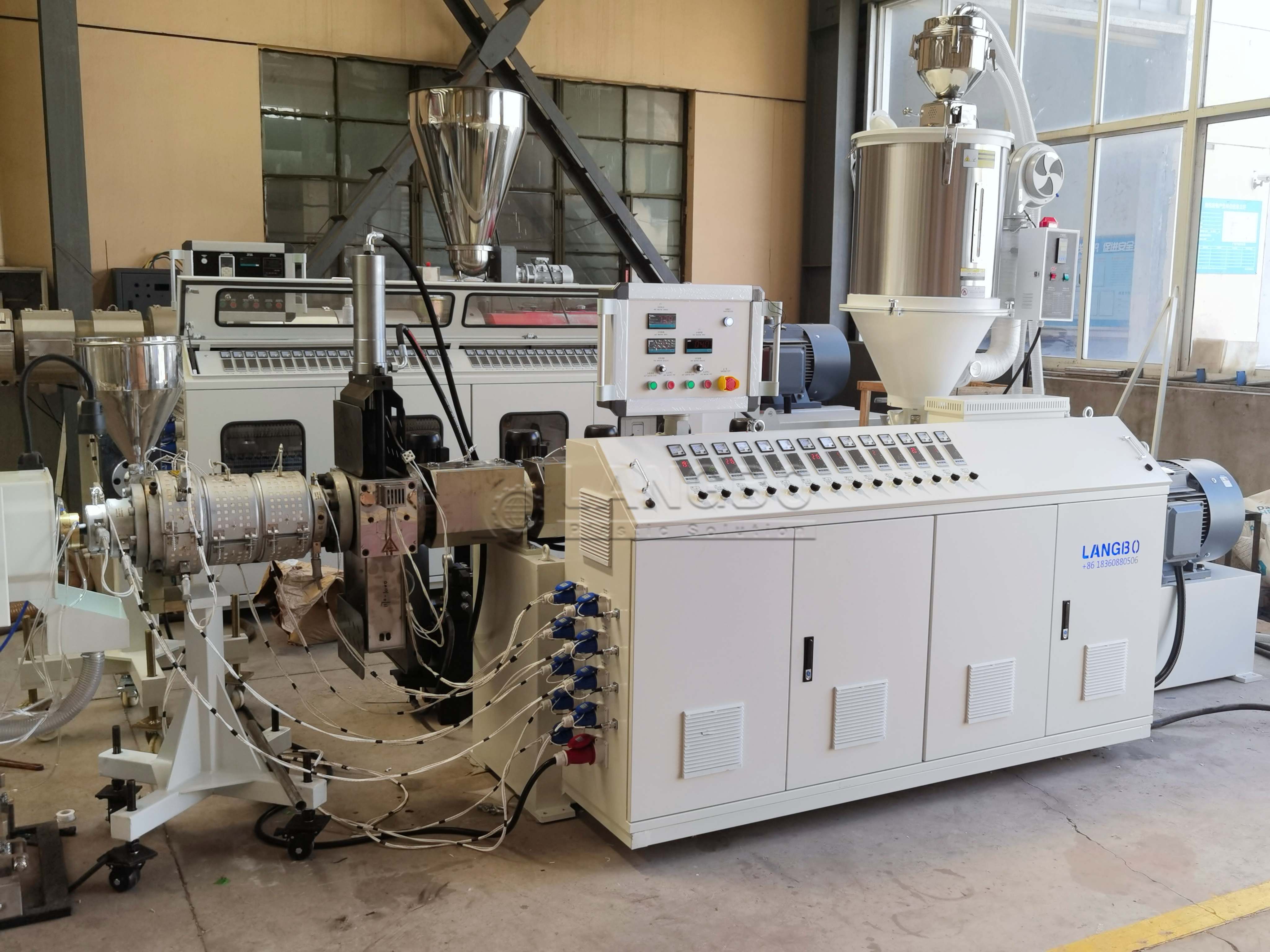 के बारे में नवीनतम कंपनी का मामला Tunisia PE Pipe Extrusion Line Project for Water Supply and Infrastructure Applications