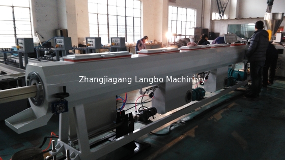 160KW पीवीसी ड्रेनेज पाइप उत्पादन लाइन 20 - 63 मिमी