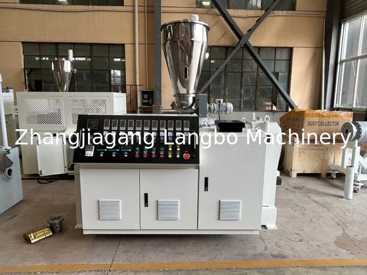 टिकाऊ पीवीसी लकड़ी प्लास्टिक प्रोफाइल फर्श extruder मशीन