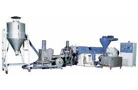 एकल स्क्रू बाहर निकालना प्लास्टिक पुनर्चक्रण Granulator मशीन 150kg / H क्षमता
