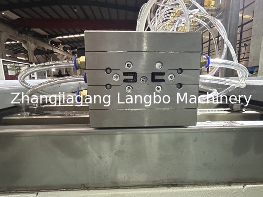 उच्च परिशुद्धता मोटाई नियंत्रण पीवीसी मूल्य टैग extruder मशीन