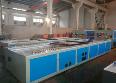 बहु आकार मोल्ड संगतता पीवीसी प्रोफाइल बोर्ड एक्सट्रूडर पीसी खोखले शीट एक्सट्रूज़न बनाने की मशीन