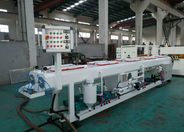 उच्च क्षमता 380V 50HZ 3P पीवीसी पाइप एक्सट्रूज़न लाइन प्लास्टिक पाइप एक्सट्रूज़निंग मशीन