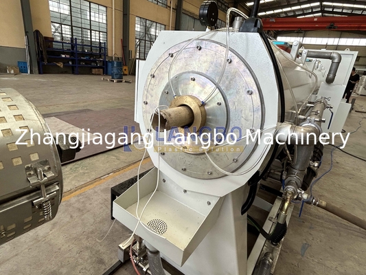 जल आपूर्ति 90-315 पाइप व्यास के लिए उच्च गति 90/156 extruder के साथ पीवीसी पाइप बनाने की लाइन