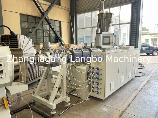 जल आपूर्ति 90-315 पाइप व्यास के लिए उच्च गति 90/156 extruder के साथ पीवीसी पाइप बनाने की लाइन