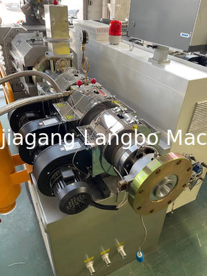 प्लास्टिक पीवीसी पानी के पाइप आपूर्ति उत्पादन लाइन आकर्षक कीमतों के साथ उच्च प्रदर्शन एक्सट्रूडर के साथ पीवीसी पाइप बनाने मशीन