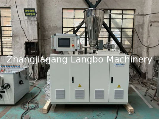 पेशेवर लकड़ी प्लास्टिक प्रोफाइल फर्श मिश्रित बोर्ड एक्सट्रूज़न उत्पादन लाइन