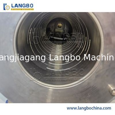 प्लास्टिक मशीन पीवीसी वाटर पाइप बनाने की मशीनें पाइप एक्सट्रूडर स्वचालित नियंत्रण प्रणाली के साथ