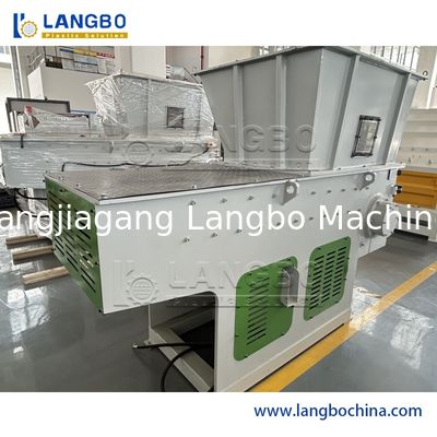 ऑटोमैटिक अपशिष्ट प्लास्टिक रीसाइक्लिंग स्क्रैडर पालतू बोतल कुचल/क्रैशर मशीन