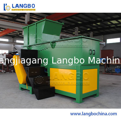 लकड़ी के कपड़े धातु रबर गत्ता टायर कांच ABS EVA कठोर सामग्री को कुचलने के लिए अपशिष्ट प्लास्टिक क्रशर मशीन