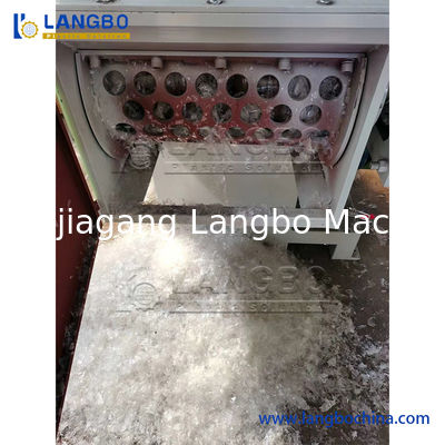 औद्योगिक कचरे के ढेले, गत्ते को कुचलने, कुचलने और पुनर्चक्रण के लिए प्लास्टिक श्रेडर मशीन