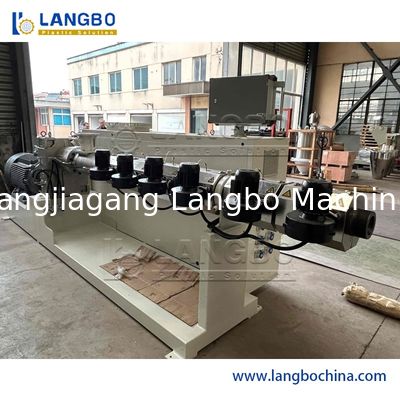 प्लास्टिक सिंगल स्क्रू एक्सट्रूडर 150 - पीई सीवेज पाइप के लिए 1500 किलो / एच स्पीड