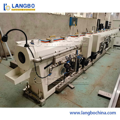 Iso बिग Capataiy हाई स्पीड प्लास्टिक पाइप मशीन एचडीपीई Ppr पाइप अंशांकन वैक्यूम