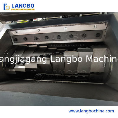 इंजेक्शन मोल्डिंग के लिए प्लास्टिक क्रशिंग मशीन