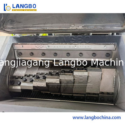 Waste Plastic Pet Bottle Flake/Drum/Pallet/PP/HDPE/LDPE/Rubber/Lump/PVC Pipe/PE Film/Jumbo Woven Bags/Garbage Crushing Crusher Recycling Plant Washing Machine