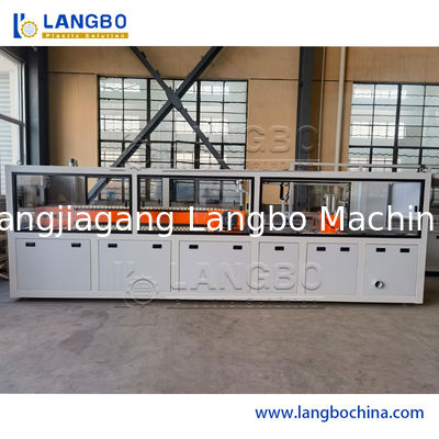 कॉनिकल डबल स्क्रू एक्सट्रूडर के साथ 300 मिमी पीवीसी प्रोफाइल एक्सट्रूज़न लाइन