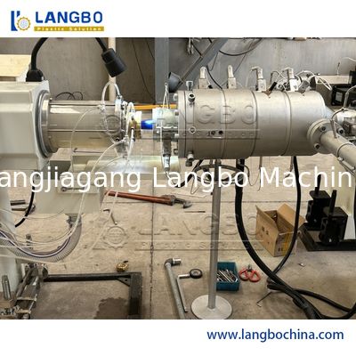 प्लास्टिक पीपीआर पाइप बाहर निकालना लाइन एबीबी इन्वर्टर डबल स्क्रू विभिन्न व्यास