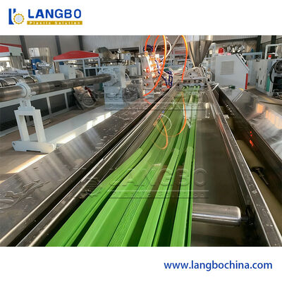 स्कर्टिंग बोर्ड और दीवार पैनल के लिए वाटरस्टॉप पीवीसी सजावटी प्रोफाइल