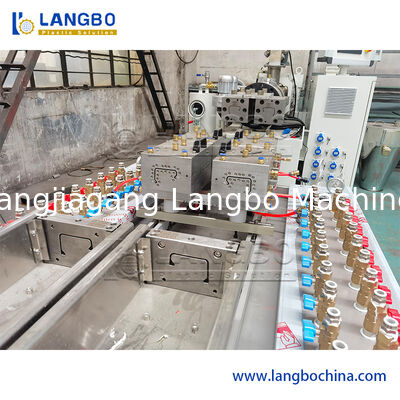 पीवीसी केबल ट्रंक एक्सट्रूज़न मशीन 55/110 शंकु ट्विन स्क्रू एक्सट्रूडर के साथ 1180 मिमी प्रोफाइल आकार और 22KW मोटर पावर के लिए