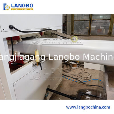 प्लास्टिक पीपी पीई डब्ल्यूपीसी डेकिंग बोर्ड फर्श लकड़ी मिश्रित प्रोफाइल एक्सट्रूज़न लाइन