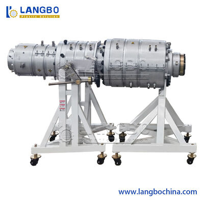 सीपीवीसी पीवीसी पाइप एक्सट्रूडर 75 - 250 मिमी प्लास्टिक पाइप उत्पादन लाइन