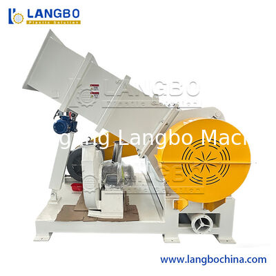 पीई पीपी पीवीसी पेट अपशिष्ट प्लास्टिक क्रशर मशीन प्लास्टिक श्रेडर मशीन औद्योगिक प्लास्टिक क्रशिंग क्रशर मशीन