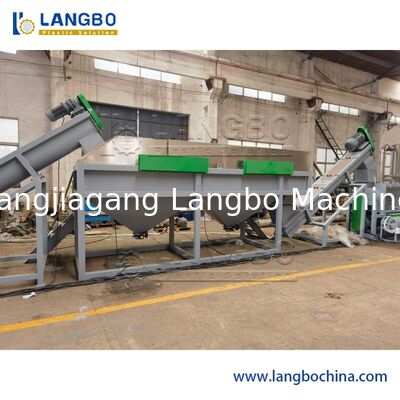 पीईटी बोतलों के पुनर्चक्रण के लिए 14 मिमी के फ्लेक आकार और 380 वी वोल्टेज के साथ 300-5000 किलोग्राम/घंटा की क्षमता वाली पीईटी पुनर्चक्रण लाइन