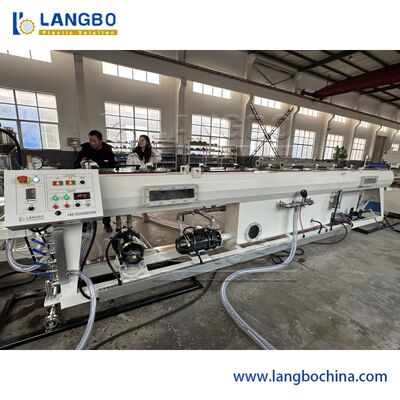 350kgs/घंटा क्षमता और  PLC नियंत्रण के साथ 3 लेयर को-एक्सट्रूज़न पीपीआर पाइप एक्सट्रूज़न लाइन