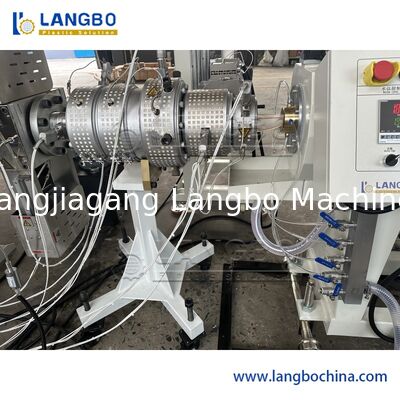 350kgs/घंटा क्षमता और SIEMENS PLC नियंत्रण के साथ 3 लेयर को-एक्सट्रूज़न पीपीआर पाइप एक्सट्रूज़न लाइन