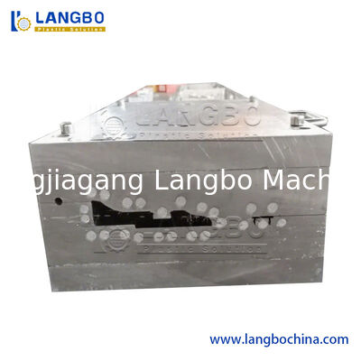 लकड़ी के समग्र प्लास्टिक पीवीसी फोम स्कर्टिंग बोर्ड प्रोफाइल एक्सट्रूडिंग मशीन उत्पादन लाइन