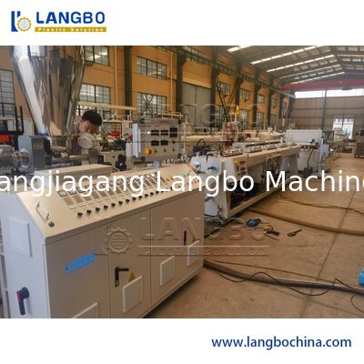 ऊर्जा सेविंग प्लास्टिक पाइप एक्सट्रूज़न लाइन, नई हालत ट्विन स्क्रू एक्सट्रूडर