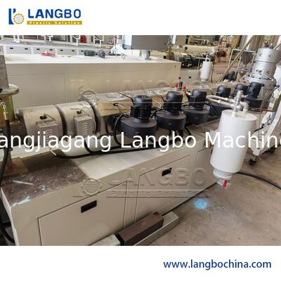 पीवीसी / पीयू नली ट्यूब एकल पेंच extruder उच्च आउटपुट 15 - 200 मिमी पेंच व्यास