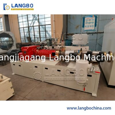 पानी पाइप पीवीसी ट्विन स्क्रू एक्सट्रूडर, स्वचालित नियंत्रण प्लास्टिक बाहर निकालना मशीन