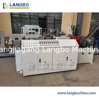 पीवीसी पाइप एक्सट्रूज़न लाइन और बनाने की मशीन