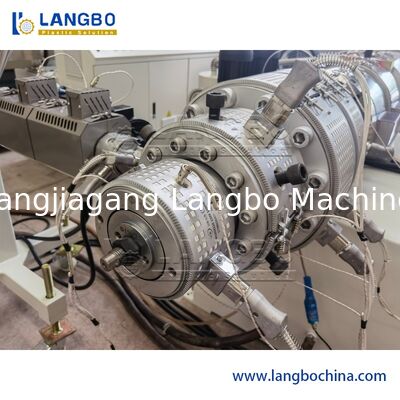 पूर्ण स्वचालित पीवीसी पाइप एक्सट्रूज़न लाइन हाई स्पीड पाइप बनाने की मशीन