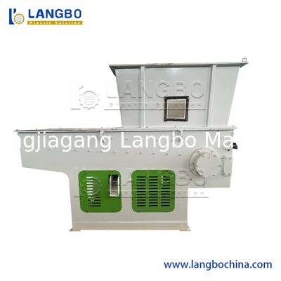 प्लास्टिक अपशिष्ट स्क्रैप धातु प्लाईवुड लकड़ी पैलेट प्लास्टिक पीपी एचडीपीई एलडीपीई पीवीसी गांठें अपशिष्ट पाइप पुनर्चक्रण एकल शाफ्ट श्रेडर मशीन