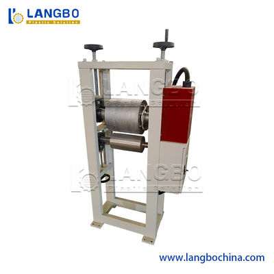 डब्ल्यूपीसी वुड प्लास्टिक कम्पोजिट डेकिंग फ्लोर फेंस पोस्ट विंडो और डोर पैनल फ्रेम प्रोफाइल मेकिंग मशीन एक्सट्रूडर