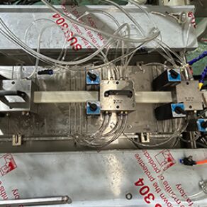 उच्च परिशुद्धता पीवीसी मूल्य टैग धारक एक्सट्रूज़न लाइन