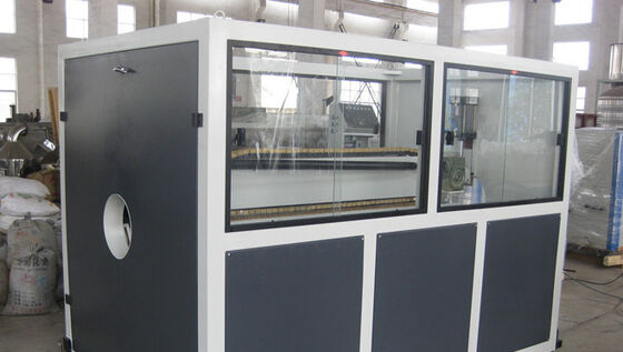 दो क्रॉलर ट्रैक और मल्टी क्रॉलर ट्रैक हॉल ऑफ मशीन के साथ टिकाऊ पीपीआर पाइप एक्सट्रूज़न लाइन