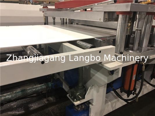 प्लास्टिक पीपी पीई डब्ल्यूपीसी क्रस्ट पीवीसी फोम बोर्ड एक्सट्रूज़न लाइन / मेकिंग मशीन / प्रोडक्शन लाइन