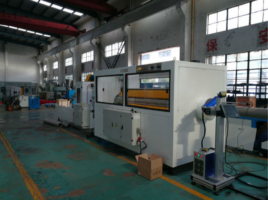 उच्च क्षमता 380V 50HZ 3P पीवीसी पाइप एक्सट्रूज़न लाइन प्लास्टिक पाइप एक्सट्रूज़निंग मशीन