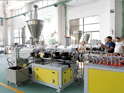 कस्टम प्रोफाइल आकार के लिए औद्योगिक पीवीसी प्रोफाइल बनाने की मशीन
